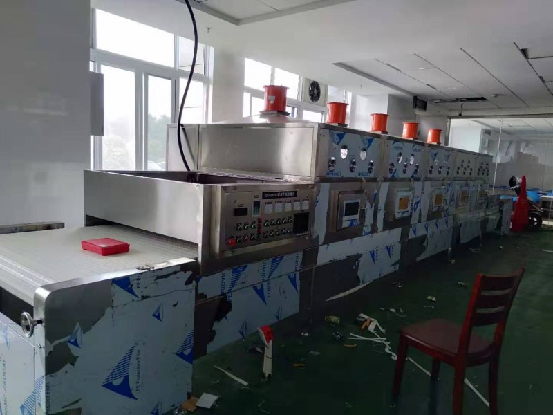 全自動盒飯微波加熱保溫生產(chǎn)線