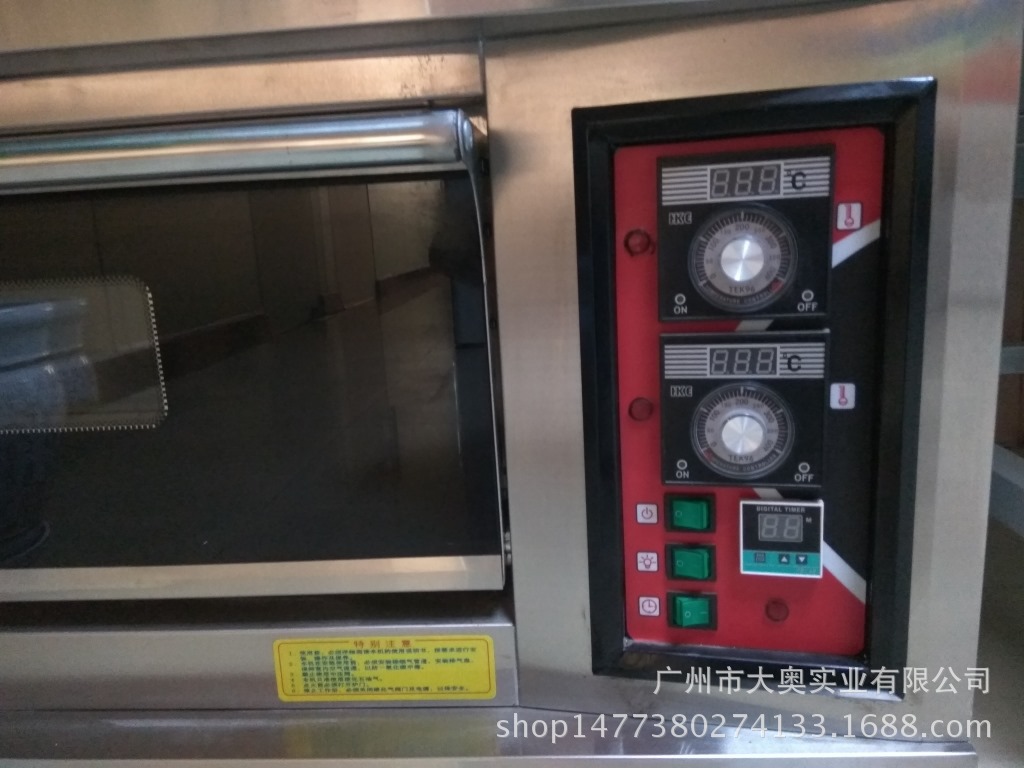 燃?xì)獾皳闄C(jī)烤箱面包機(jī)廣州市大型商用一層四盤(pán)蛋糕機(jī)廠家在哪里