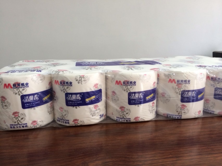 廠家批發(fā)柔軟三層大盤紙 大盤紙原紙 卷筒紙 玫瑰心語生活用紙