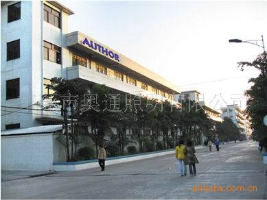 廠家直銷(xiāo) 浴室鏡衛(wèi)生間LED燈鏡 酒店壁掛防潮除霧LED發(fā)光浴室鏡