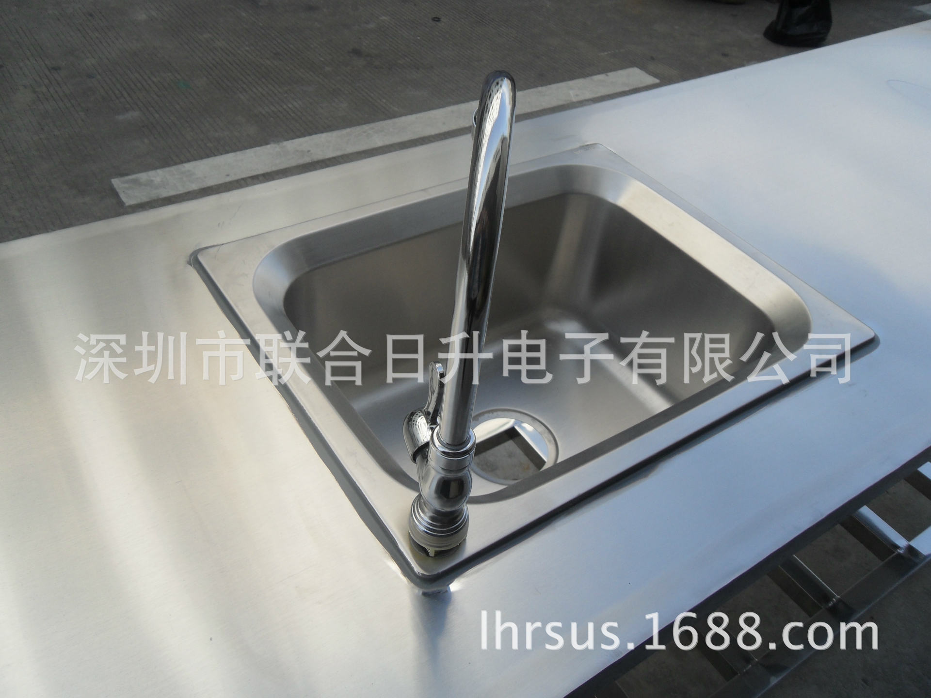 供應非標定制不銹鋼單星水槽工作臺廚房衛生臺操作臺清洗臺洗手池
