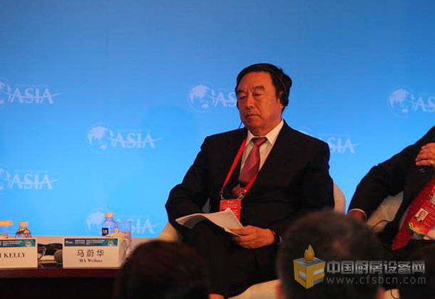 永隆銀行有限公司董事長、前招商銀行行長馬蔚華現(xiàn)場發(fā)言