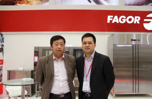 第二十一屆上海國際酒店用品展覽會中國廚房設(shè)備網(wǎng)鄭總與FAGOR法格負責(zé)人