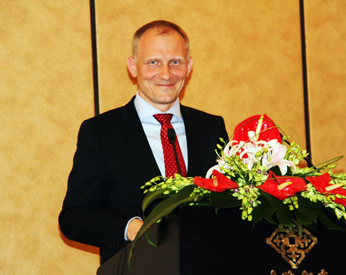 下西里西亞省省長(zhǎng)Rafal Jurkowlaniec先生“下西里西亞省-投資勝地” 